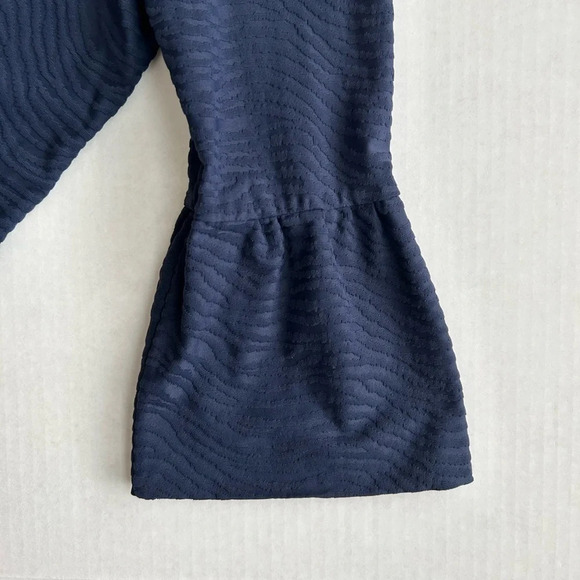 J. McLaughlin Women’s Blue Kyla Textured Bell Sleeve Top Small - Picture 11 of 12